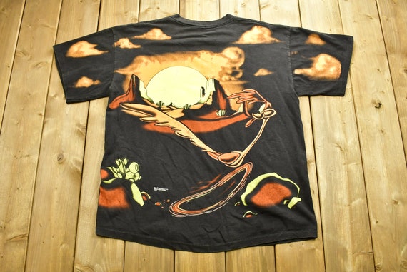 Vintage 1995 Wile E Coyote & Road Rununer All Over Print T