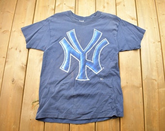 Vintage 1996 New York Yankees MLB Graphic Salem T-Shirt / Made In USA / Vintage New York / Single Stitch