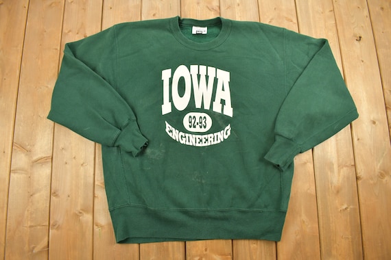 Vintage 1990s IOWA University Engineering Crewneck / Colligate / NCAA Sweatshirt / Sportswear / Americana / Lee