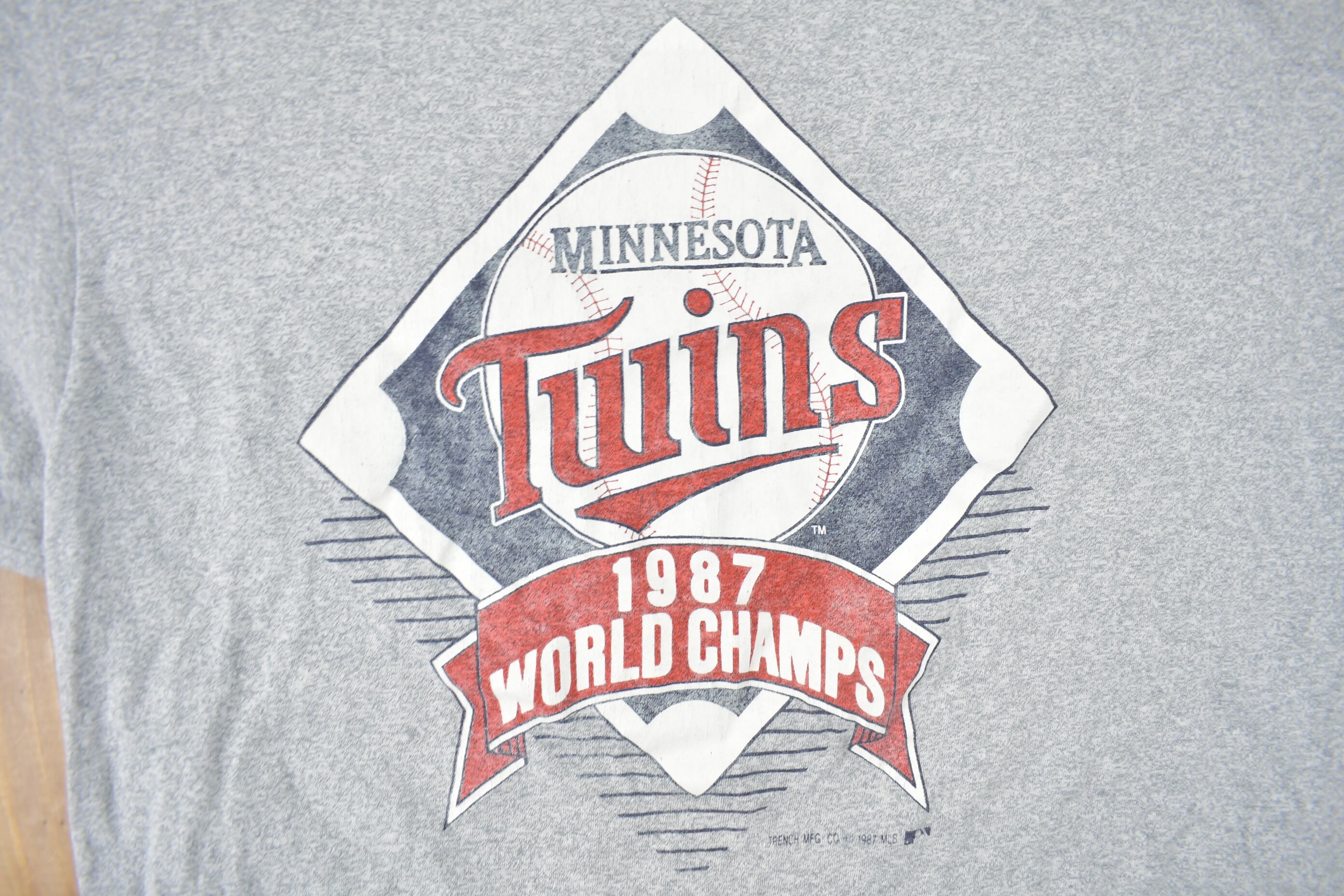 Vintage 1987 Minnesota Twins MLB World Champions Graphic T-shirt