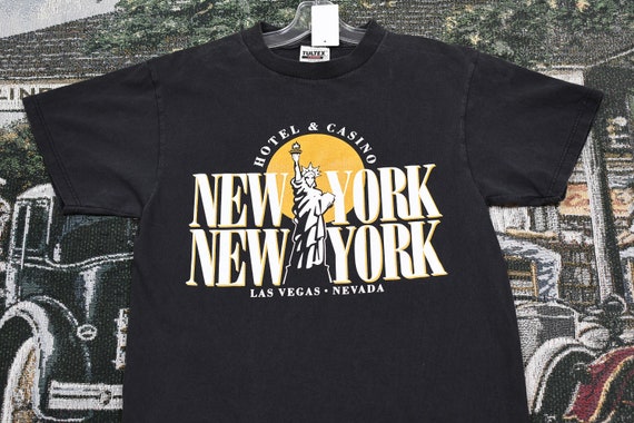 Vintage 1990s New York City Statue Of Liberty Graphic… - Gem