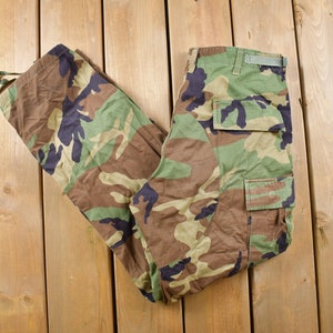 Vintage 2001 US Army Military Camouflage Cargo Pants Size 32 x 31 / Army Pants / Military Pants / Vintage Cargos