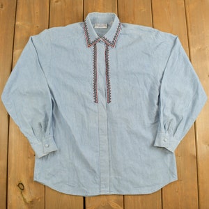 Vintage 1990s Womens Embroidered Denim Button Up Shirt / 1990s Button Up / Vintage Jean Shirt / Basic Button Up / Vintage Denim