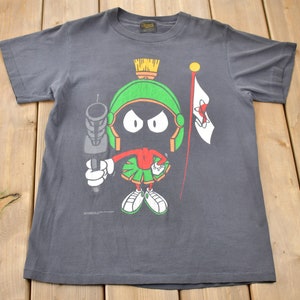 1996年 マービン・ザ・マーシャン ガンポイント ルーニー・テューンズ カートゥーンTシャツ / 90年代グラフィックTシャツ / TVプロモーションTシャツ / ワーナーブラザーズ / チェンジズ / シングルステッチ