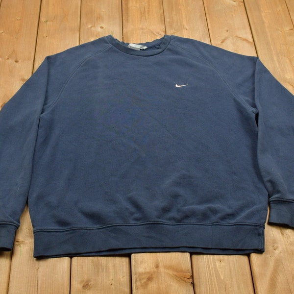 Vintage 1990s Blank Nike Crewneck Sweatshirt / 90s Crewneck / Made In USA / Essential / Streetwear / 90s Blank / Embroidered / Nike Sweater