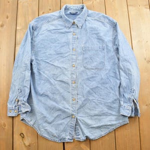 Vintage 1990s Eddie Bauer Denim Button Up Shirt / 1990s Button Up / Vintage Flannel / Basic Button Up