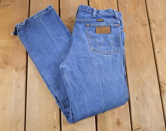 Vintage 1990s Wrangler Blue Denim Distressed Jeans Größe 32 x 30 / American Vintage / Workwear / Streetwear/Vintage Hose