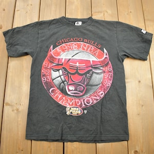 Vintage 1998 Chicago Bulls 6 Time NBA Champions Starter T-Shirt / 90s Streetwear / Vintage Bulls Tee / Sportswear / Youth Size L 14-16