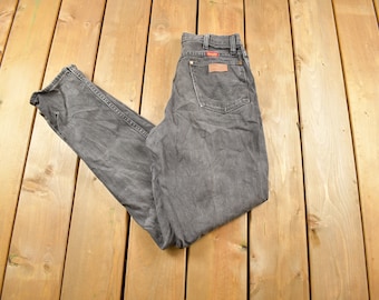 Pantalones vaqueros Wrangler de mezclilla negra lavada, estilo vintage de los años 70, talla 28 x 31 / Hechos en EE. UU. / Estilo vintage americano / Ropa de trabajo / Estilo urbano / Pantalones vintage