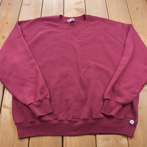 Vintage 1990s Russell Athletic Blank Maroon Crewneck Sweatshirt / 90s Crewneck / Hype Vintage / Essential / Streetwear / 90s Blank