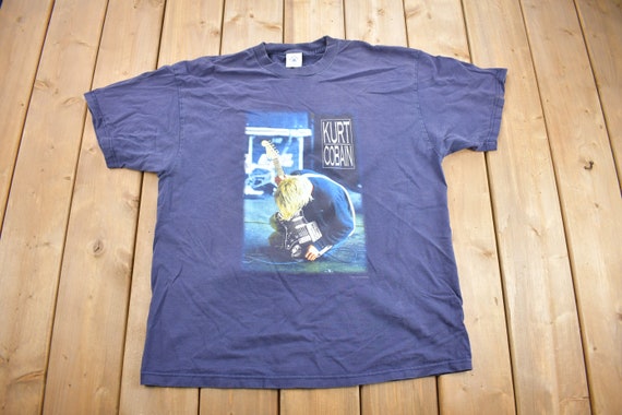Vintage 2000 Kurt Cobain Nirvana Graphic Band T-shirt / Memorial