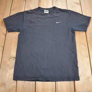 Vintage Y2K Nike Mini Swoosh Embroidered T-Shirt / Nike t Shirt / Vintage Streetwear / Vintage Nike / Size L / Made In Canada
