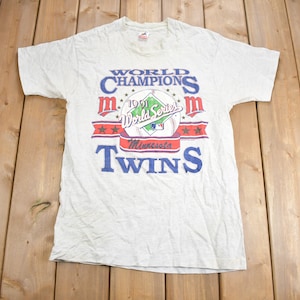 Vintage 1991 Minnesota Twins MLB World Champions Graphic T-Shirt / Made In USA / Single Stitch / MLB Baseball / 90s Streetwear / Sportswear