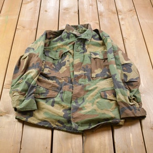 Vintage 1982  US Army Cold Weather Field Coat / Zip Up Jacket / US Army Green / Vintage Army / Streetwear Fashion / Army Jacket