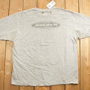 Vintage 1990s Nike Logo Slogan Graphic T-Shirt / 90s / Vintage Streetwear / Graphic T Shirt / Nike Just Do It / Nike Swoosh / Distressed