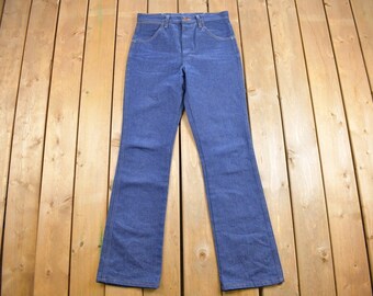 Vintage 1990s Wrangler Jeans / Size 33 x 34 / 90s Denim / Streetwear Fashion / Made In USA / Retro Style / 90s / Dark Wash