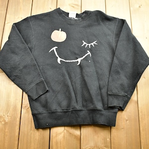 Vintage 1990s Spooky Halloween Graphic Crewneck Sweater / Vintage Sweatshirt / Pullover Sweatshirt / Festive & Holiday / Vintage Halloween