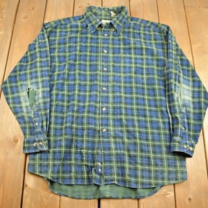 Vintage 1990s G. H. Bass & Co Plaid Flannel Button Up Shirt / 1990s Button Up / Vintage Flannel / Plaid Shirt / Button Down / Distressed /