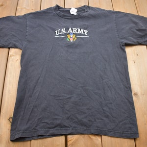 Vintage 1990s US Army Graphic T-Shirt / Streetwear / Retro Style / Made In USA / 90s Graphic Tee / United States of America Army