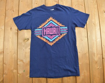 Vintage 1990s Hawaii Graphic T-Shirt / Streetwear / Retro Style / Vacation T-Shirt / Tourist Shirt