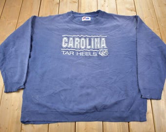 Vintage 1990s University of North Carolina Tar Heels Collegiate Crewneck / Majestic / NCAA Sweatshirt / Sportswear / Americana