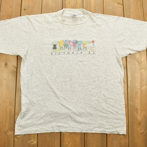 Vintage 1990s Victoria B.C Souvenir T Shirt / Umbrella / Made In Canada / Vacation Tee / Travel T Shirt / Tourist / Single Stitch / Hamilton