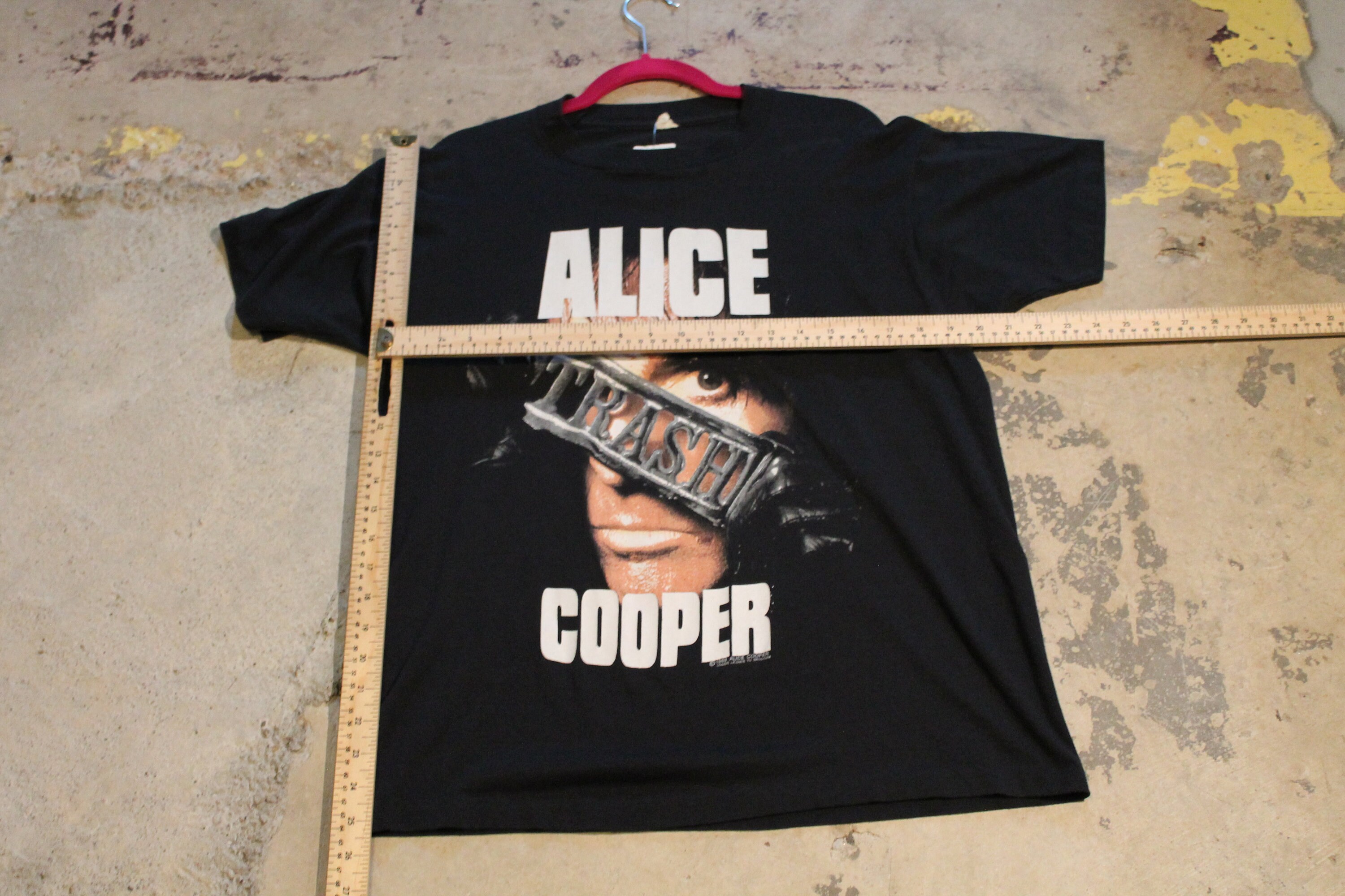 Vintage 1989 Alice Cooper Trash Graphic T Shirt / Brockum