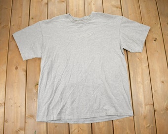 Vintage 1990s Nike Swoosh T-Shirt / 90s Nike / Vintage Streetwear / Graphic T Shirt / Nike Athletics / Nike Swoosh