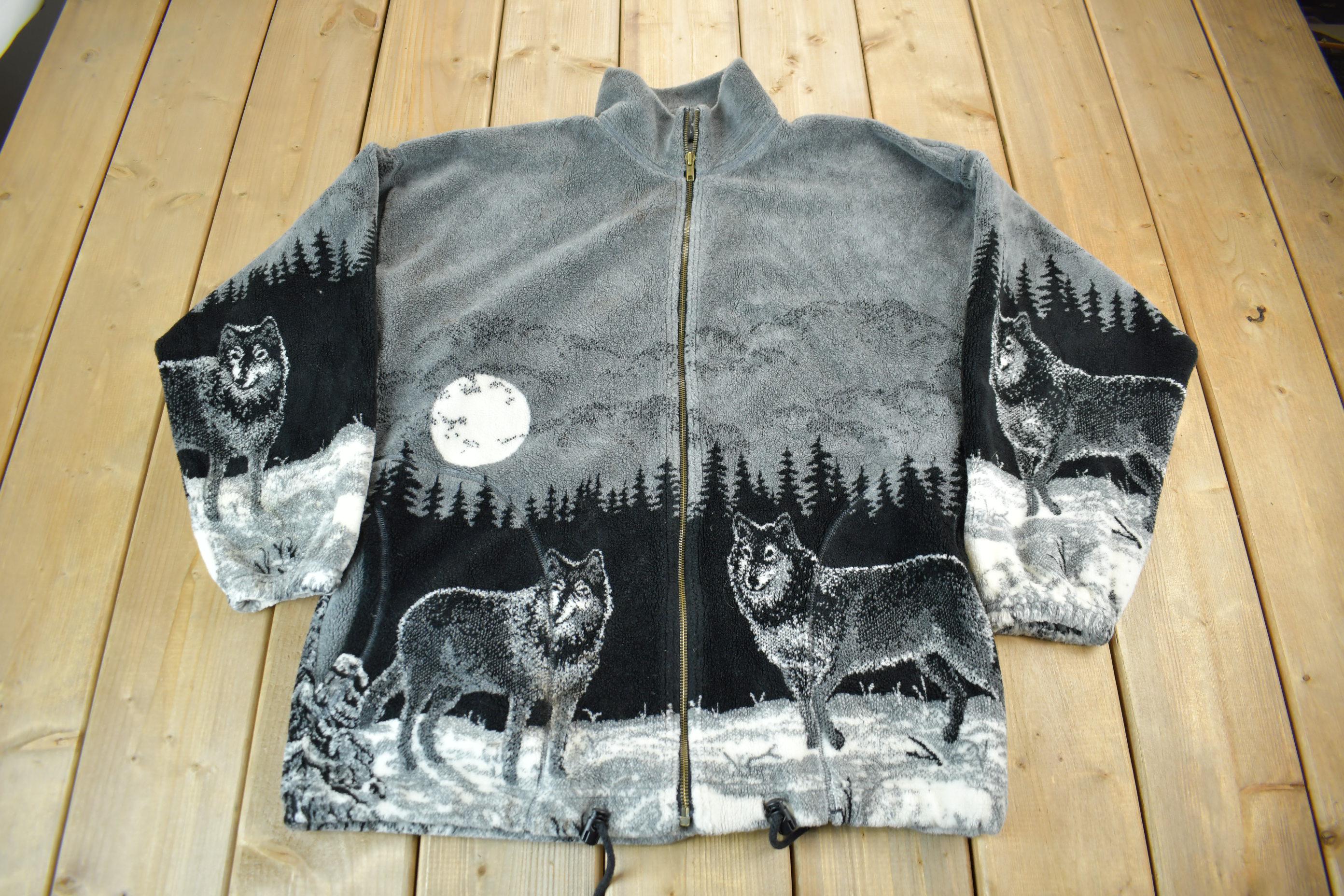 Vintage 1990s Winter Wolf Theme Fleece Sweater / All Over Print