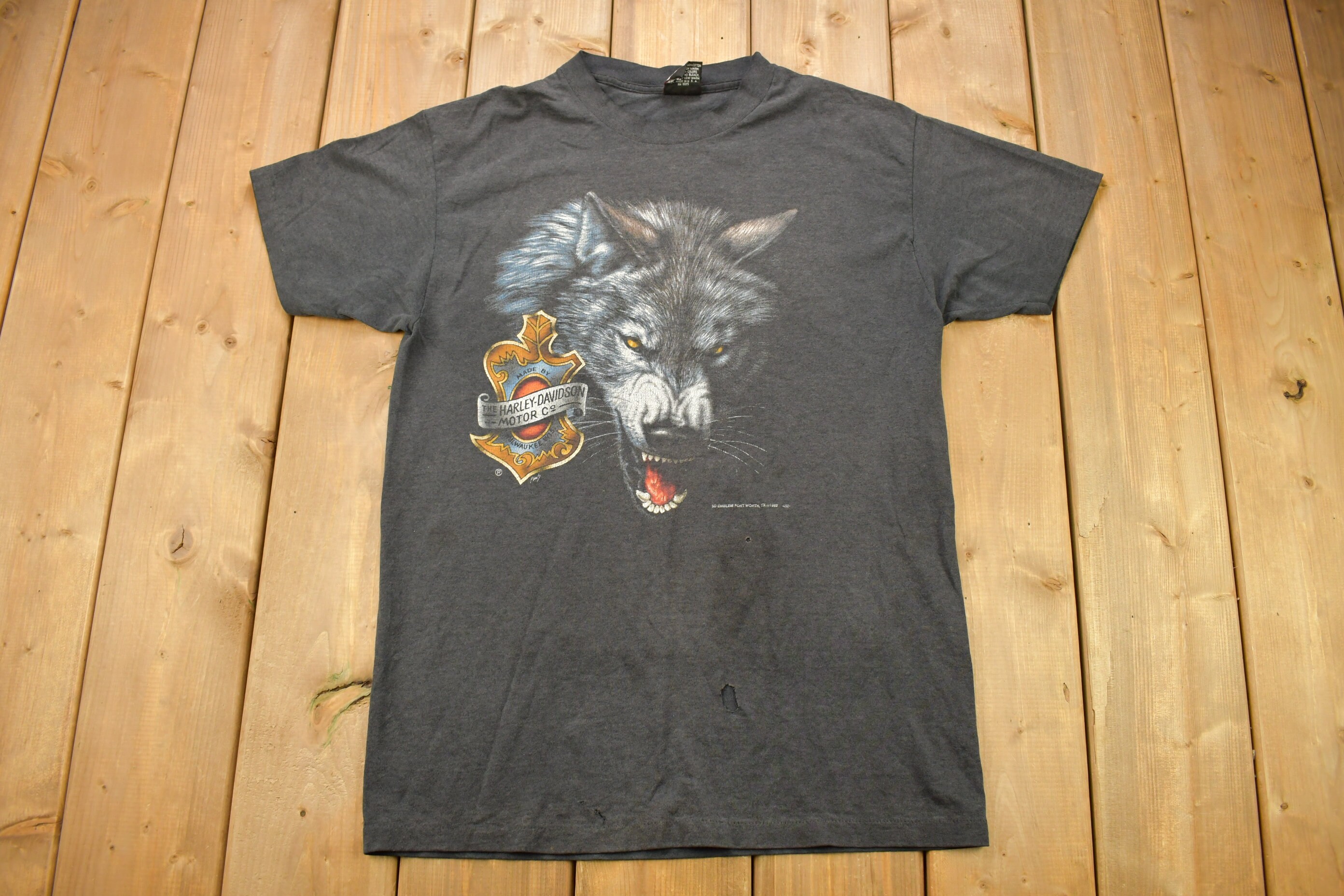 Vintage 1992 Harley Davidson Wolf Graphic 3D Emblem T-shirt Vintage 1992 Harley Davidson Wolf Graphic 3D Emblem T-shirt