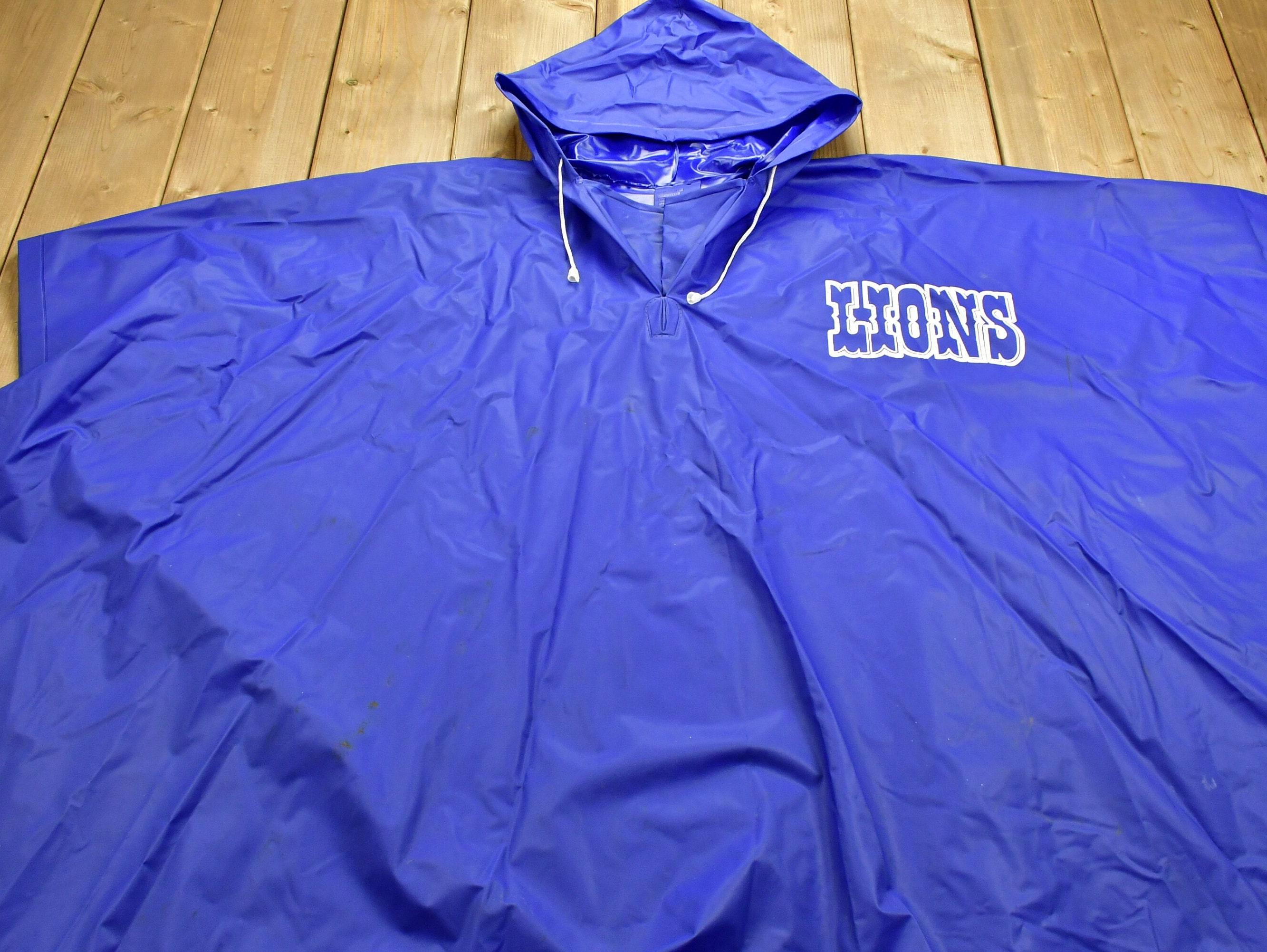 Vintage 1990s Detroit Lions NFL Massive Rain Poncho / Athleisure Sportswear / 100% Vinyl / NFL Fan Gear / Rain Poncho / Football Souvenir