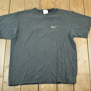 Vintage 1990s Nike Graphic T-Shirt / Swoosh / Nike Swoosh / Nike Vintage / Small Swoosh / Big Swoosh / Nike Check