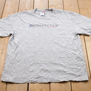 Vintage 1990s Tommy Hilfiger Graphic T-Shirt / Graphic / 80s / 90s / Streetwear / Retro Style / Single Stitch / Tommy Jeans T-Shirt