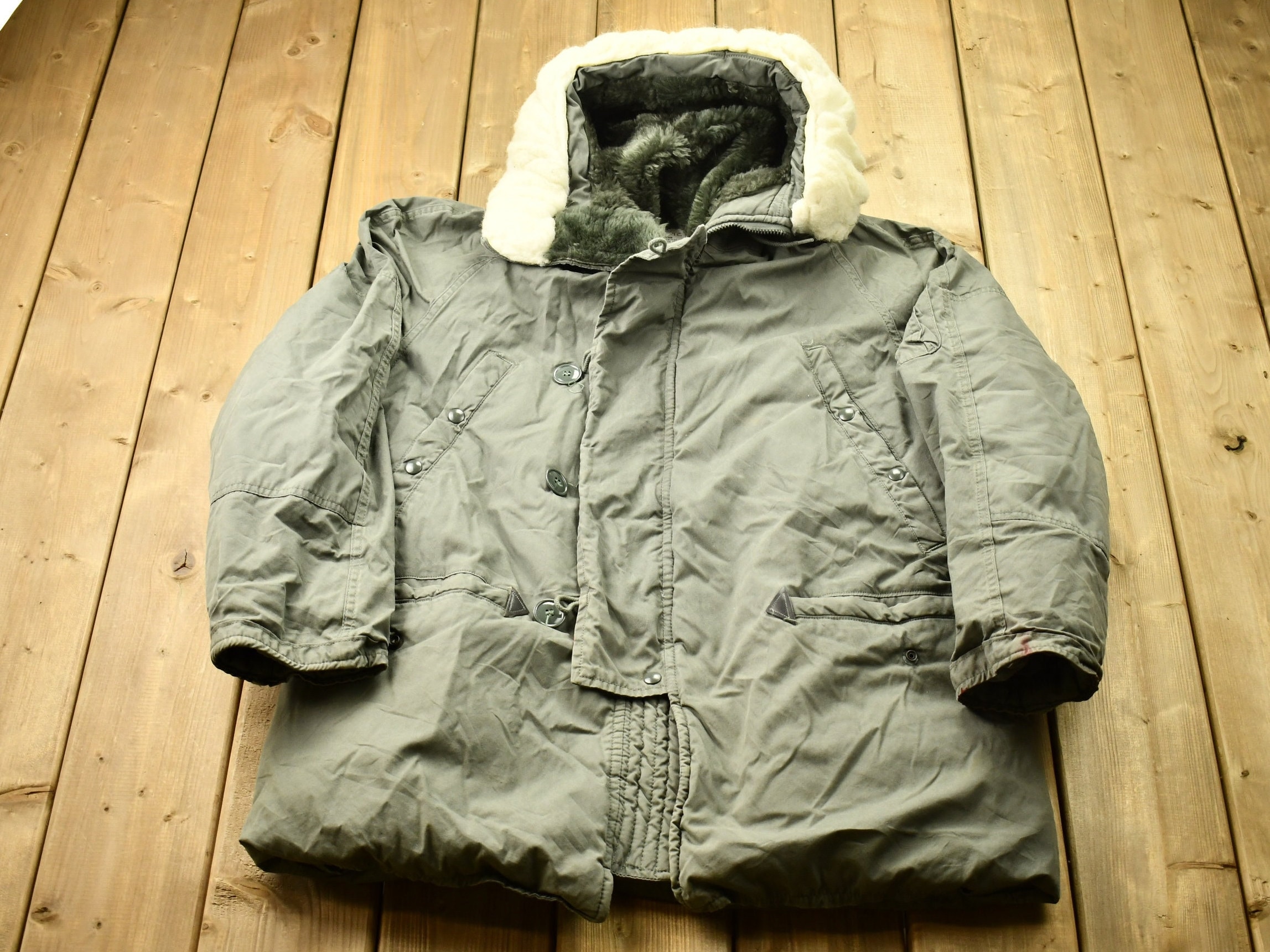 Vintage 1970s Military Fur Parka / Button up Jacket / US Army Green / Vintage Army / Streetwear Fashion / Army Jacket / Military Parka - Etsy Vintage 1970s Military Fur Parka / Button up Jacket / US Army Green / Vintage Army / Streetwear Fashion / Army Jacket / Military Parka - Etsy