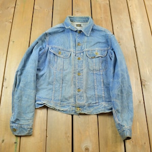 Vintage 1980s Lee Light Wash Jean Jacket Size S / Vintage Denim / Streetwear / True Vintage / Distressed Denim