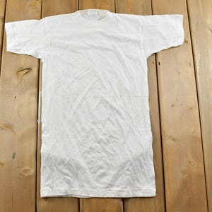 Vintage 1990s White Blank T-Shirt / Vintage T Shirt / Streetwear / Graphic Tee / Single Stitch /