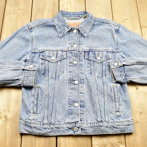 Vintage 1990s Levi&#39;s Light Wash Denim Jean Jacket / Vintage Levi&#39;s Denim / Fall Winter Outerwear / Streetwear Fashion / Red Tab Essential