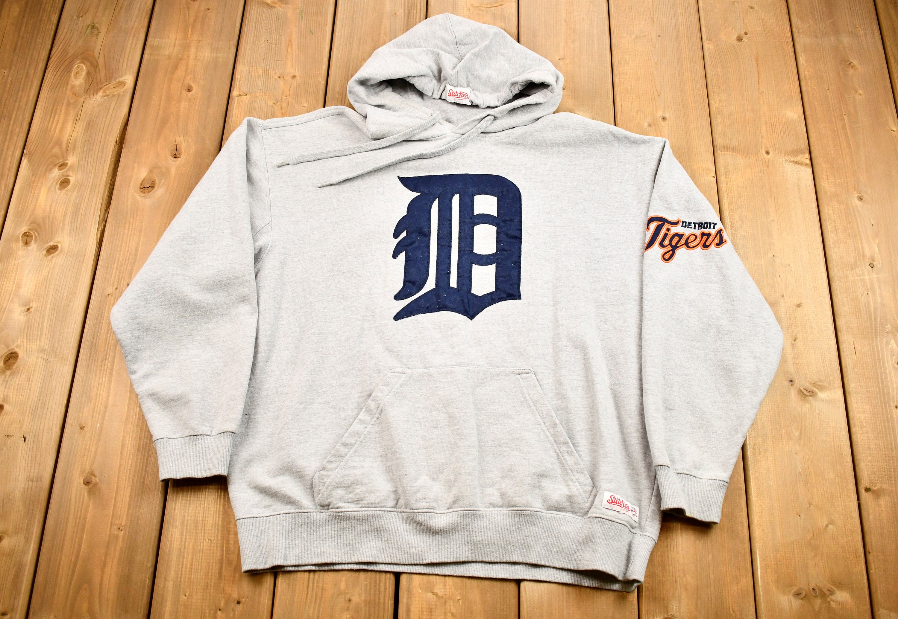 Vintage 1990s Detroit Tigers MLB Baseball Embroidered Hoodie / 