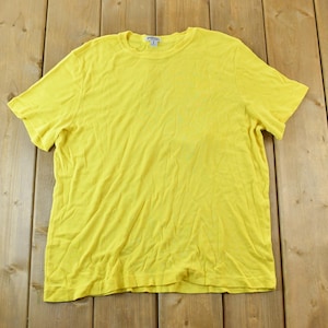 Vintage 1990s Blank Yellow Single Stitch T-Shirt  / 90s Vintage Souvenir Democracy Tee / Rare Vacation Tee / Summer Shirt Made In USA