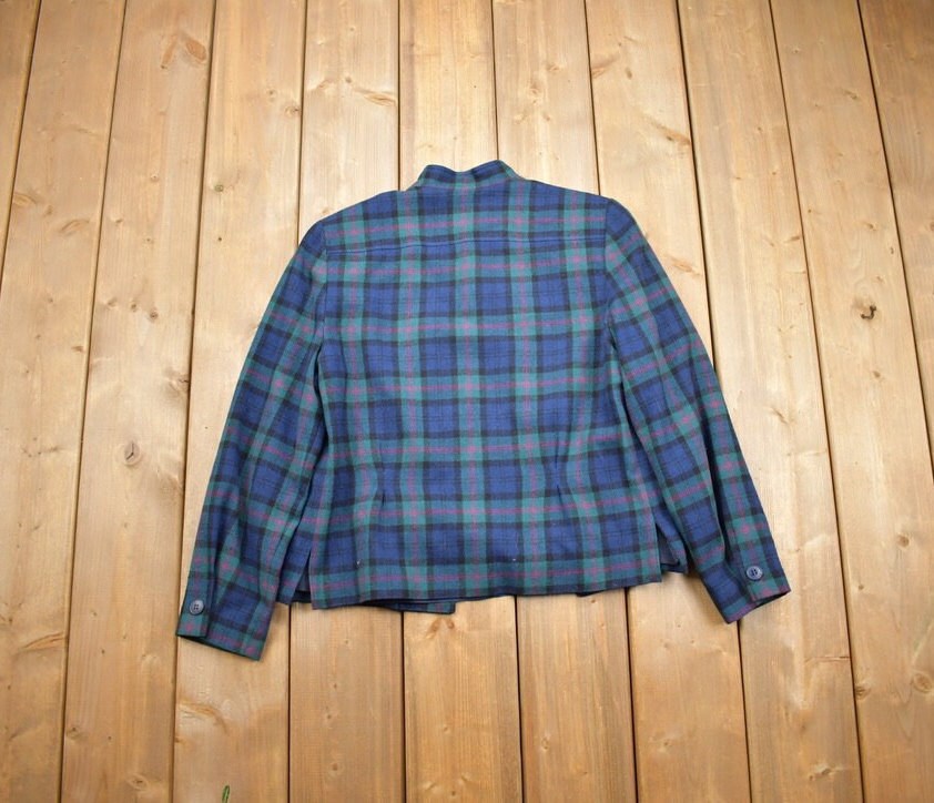 Vintage 1970s Pendleton 100% Wool Plaid Jacket / Button up
