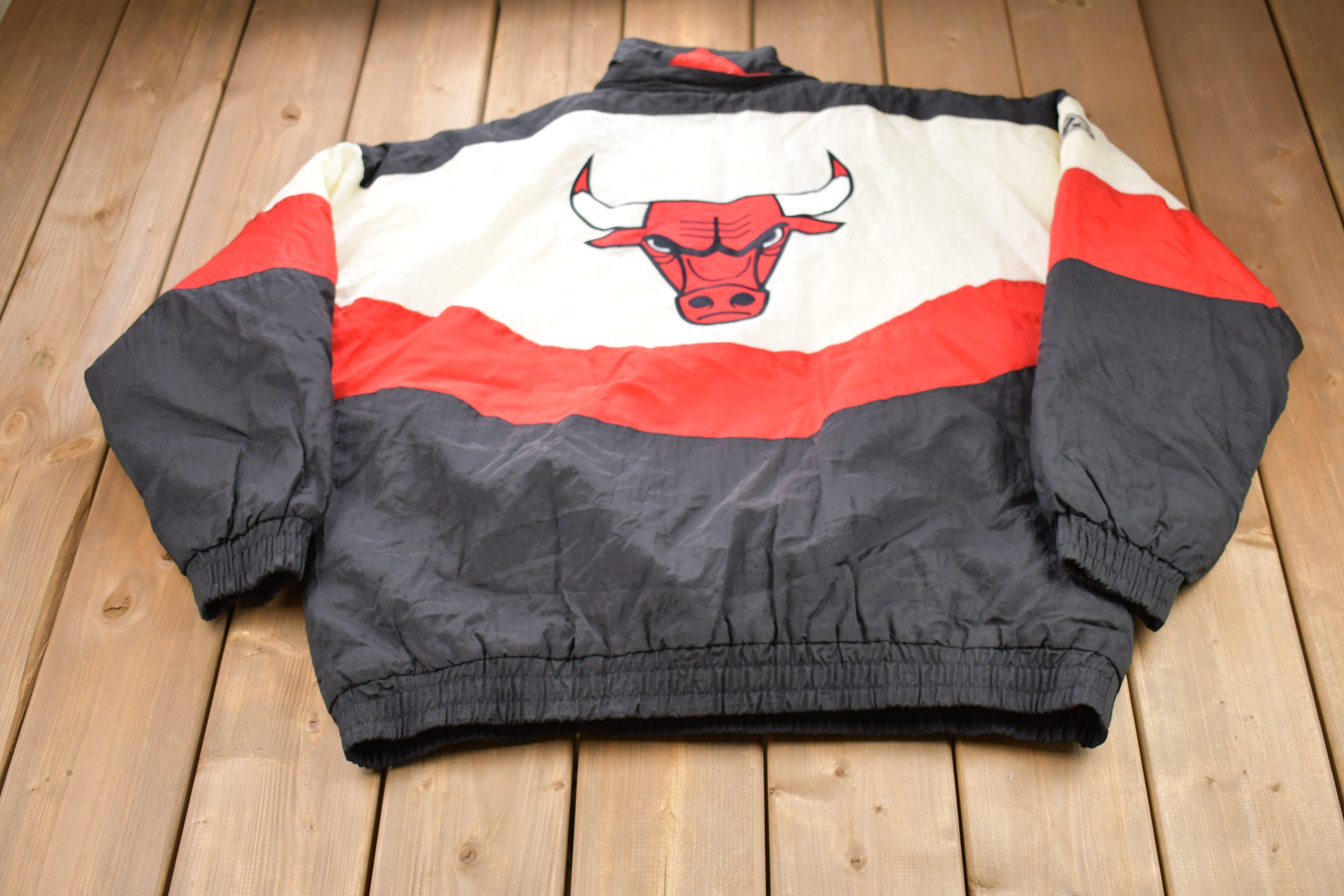Vintage 1980s Chicago Bulls NBA Apex One Full Zip Puffer Vintage 1980s Chicago Bulls NBA Apex One Full Zip Puffer