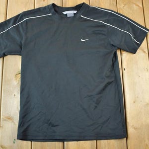 Vintage 1990s Nike Graphic T-Shirt / Swoosh / Nike Swoosh / Nike Vintage / Small Swoosh / Big Swoosh / Nike Check