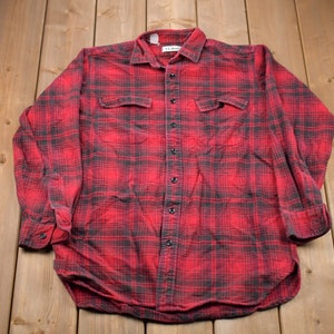 Vintage 1980s LL Bean Plaid Button Up Shirt / 1980&#39;s Button Up / Vintage Flannel / Casual Wear / Workwear / Pattern Button Up
