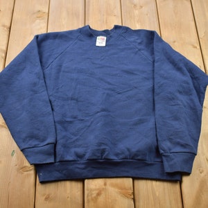 Vintage 1990s Blank Navy Blue Crewneck Sweatshirt / 90s Crewneck / Made In USA / Essential / Streetwear / 90s Blank / Basic Crewneck