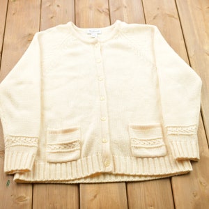 Vintage 1990s Knitted Button Up Sweater / Vintage 90s Cardigan / Basic Knit Button Up / Grandma Sweater / Sweatshirt / Blank Knit