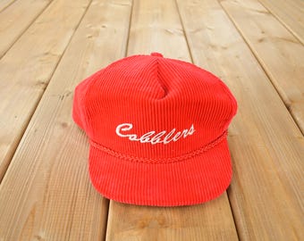 Vintage jaren 80 schoenmakers geborduurde corduroy hoed met riem aan de achterkant / OSFA / hoed uit de jaren 90 /