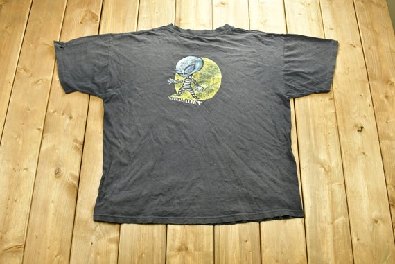 Vintage 90's 26red Illegal Alien Skate T-shirt / Single