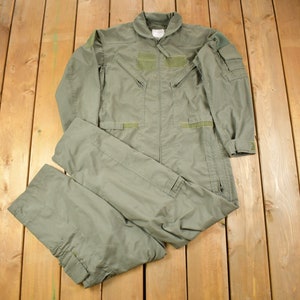 Vintage 1992 US Military Summer Flyers Coveralls Jumpsuit Size 38 Short  / Vintage Coveralls / Militaria / Distressed Coveralls / Sage Green