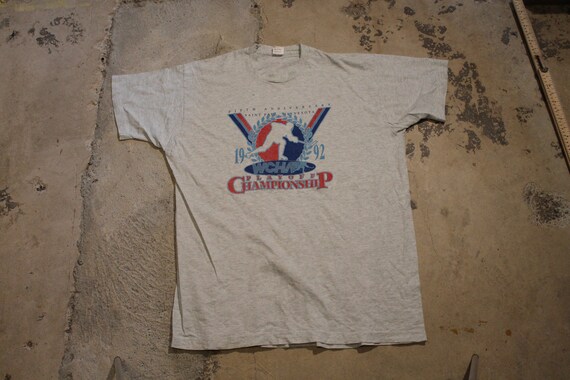 Vintage T-Shirt / Hockey / Championship Graphic /