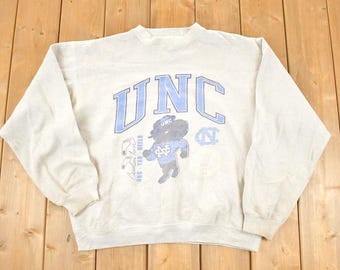 Vintage 1990s University Of North Carolina Tar Heels Crewneck Sweater Men's L / Vintage Collegiate / 90s UNC State College Sweatshirt